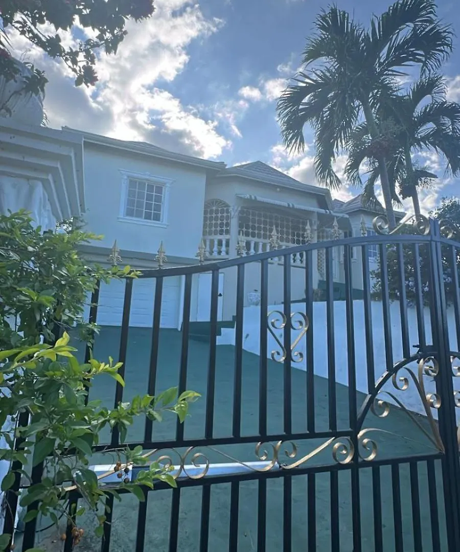 Melrose Villa Mandeville 0*,